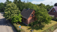 drohnenansicht 3 - Sanierungsprojekt mit Vision! Gestalten Sie Ihr Wunschzuhause in Seevetal-Meckelfeld