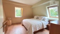 schlafraum 1 - Repräsentatives Viebrockhaus mit Mansarddach, Doppelcarport & Wohlfühl-Garten in Seevetal-Horst