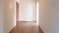 eingangsbereich - Im Herzen von Fleestedt und gut vermietet! 4-Zimmer Wohnung mit 2 Tiefgaragenplätzen