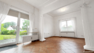 wohnzimmer ki generiert - Mehrfamilienhaus im Hittfelder Ortskern