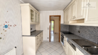 einbauküche eg mit blickrichtung flur - EFH mit Weitblick, ELW & Potential in Rosengarten Vahrendorf