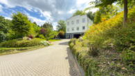 ansicht auffahrt - Rosengarten Ehestorf! Architekten Villa vor Hamburg in Hanglage mit Spa-Flair & Dachterrasse