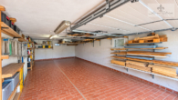 garage - Niedrige Energiekosten & Echtholz-Charme: Massives Finnland-Holzhaus mit PV