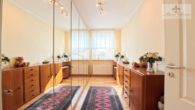 ankleide / schlafraum - Über den Dächern von Meckelfeld mit Balkon, Aufzug und TG-Stellplatz